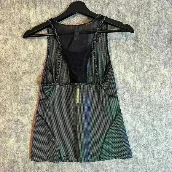 Lolë Women’s Running Tank - Medium - Picture 2 of 4
